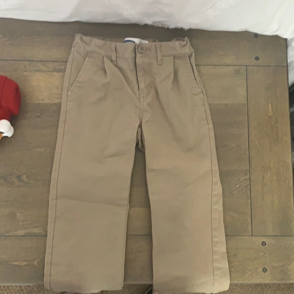 Old Navy boys khaki pants size 6